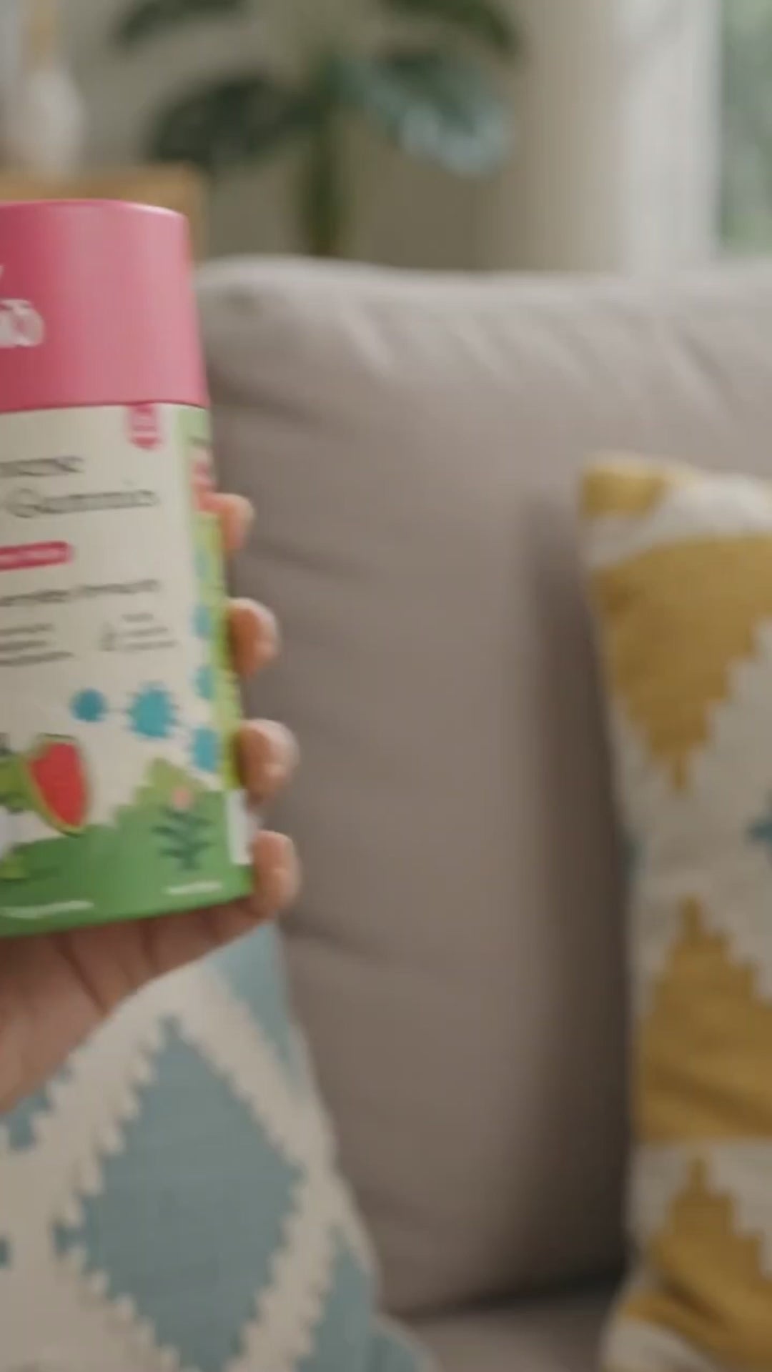 A video demonstration of Nutriverse Immunity Gummies